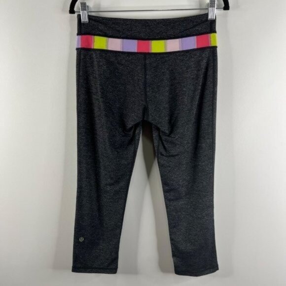 Lululemon Women's Wunder Groove Crop Leggings Pants Size 8 Heathered Black/Quilt - Picture 3 of 6
